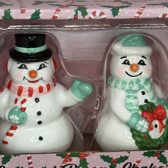 Me and Mrs Snowman Salt & Pepper Shakers - Picture 2 of 2